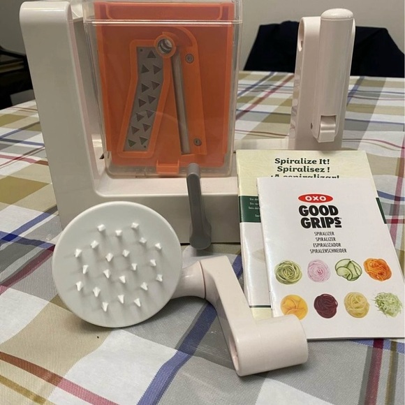 OXO Spiralizer - Picture 3 of 3